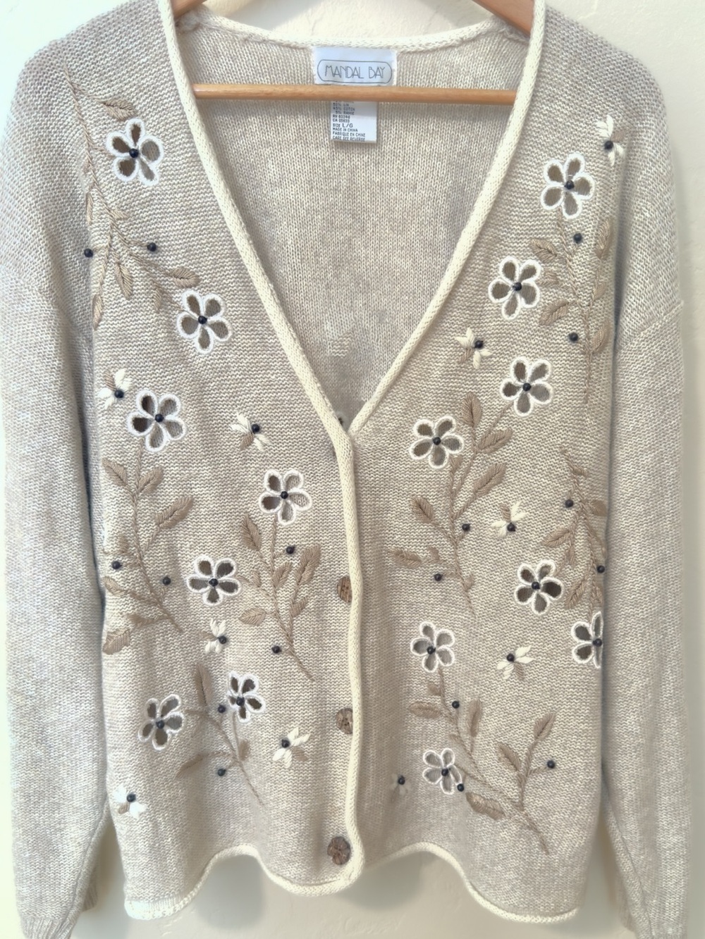 Vintage Mandal Day Women's Cream Floral Embroidered V-Neck Cardigan